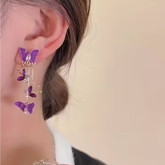 ๐โBetsey Johnson Elegant Sparkling Violet Butterfly Dangle Earrings ๐ - Picture 4 of 6